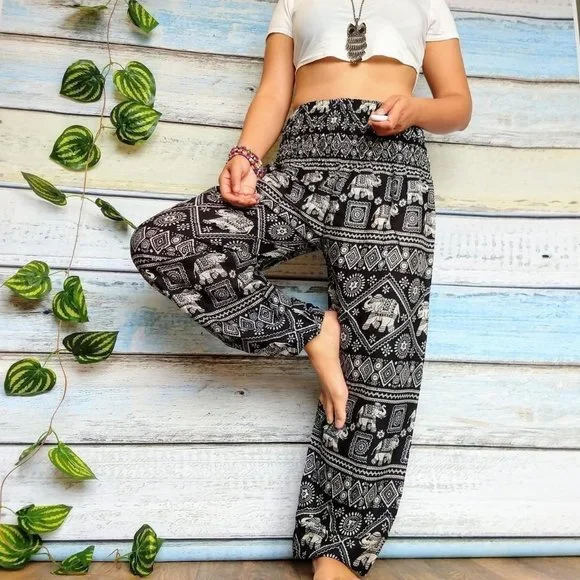 Black and white elephant harem pants - Picture 2 of 4